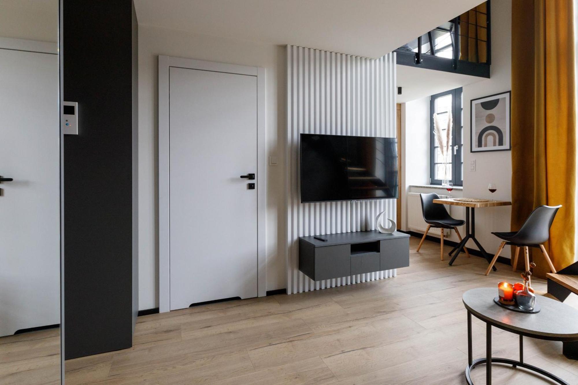 Golden - Stylish Loft - Great Location &jana Pawla33 Apartamento